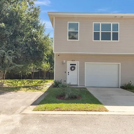 Owl'S Nest - Cozy Townhome Close To Beaches, Attractions & More!